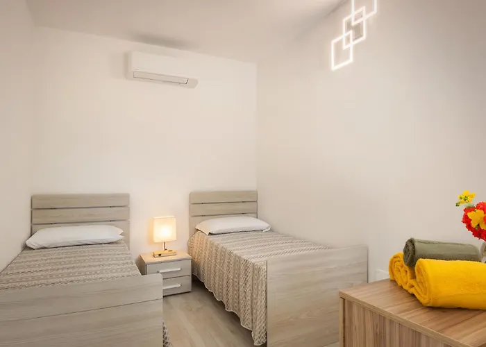 Aurorachiara 56 アパート *