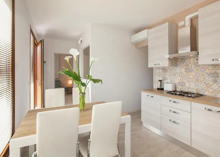 Aurorachiara 56 アパート *